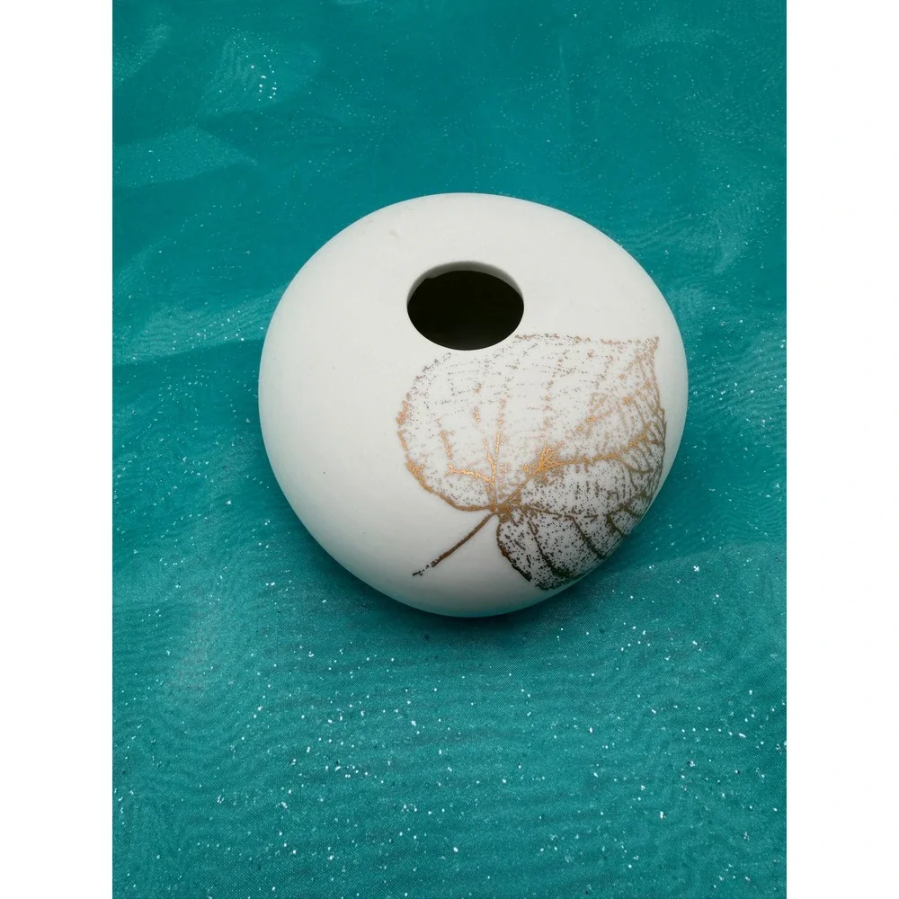 Räder Porcelain Pebble Bud Vase White Gold Leaf Minimalist German Design 5.5